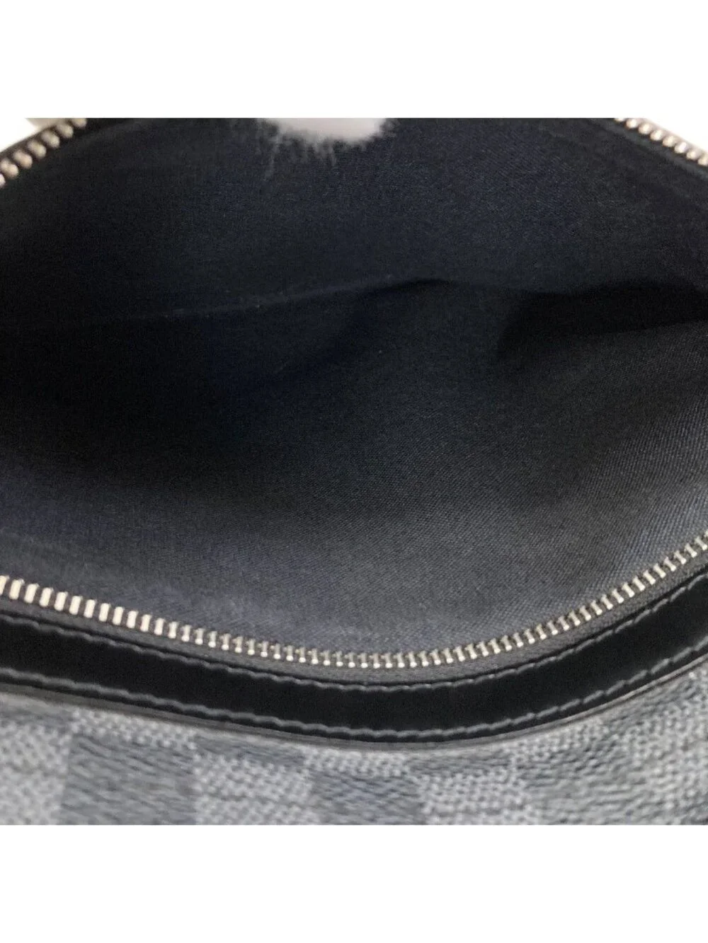 Louis Vuitton Daniel MM Shoulder Bag Damier Canvas